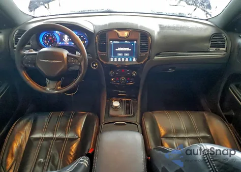 2019 Chrysler 300 S z USA, uszkodzony, nr VIN 2C3CCABG4KH559669